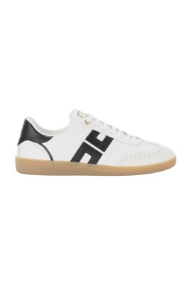 stylish-sneakers-for-everyday-wear