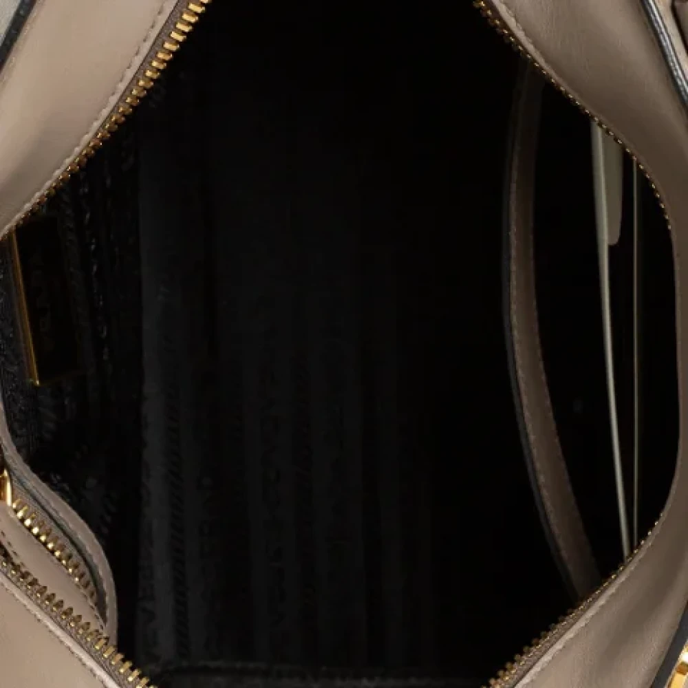 Prada Vintage Pre-owned Leather prada-bags Gray Dames