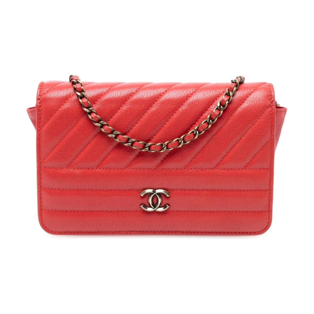 Chanel Vintage Women's Red Pre-Owned Chevron Flap Wallet