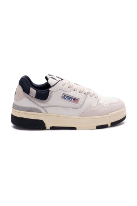 sneakers-blanches-design-elegant-sorties-decontractees