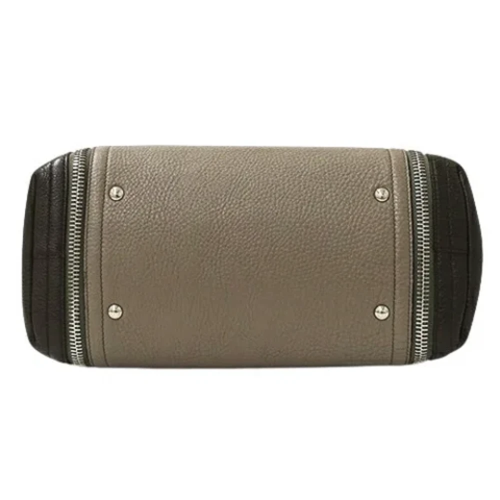 Salvatore Ferragamo Pre-owned Leather totes Gray Dames