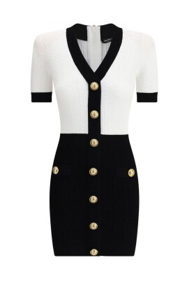 elegante-robe-midi-tressee-avec-details-en-relief