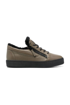 elegant-closed-flats-sneakers