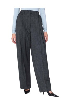 baggy-loose-grey-trousers