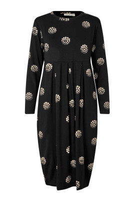 elegant-black-dress-manamo-model