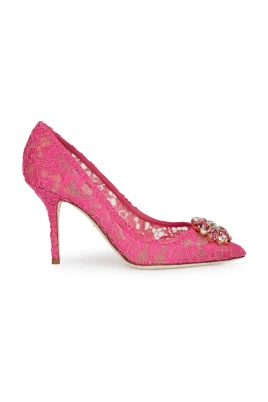 Högklackade pumps och slingbacks