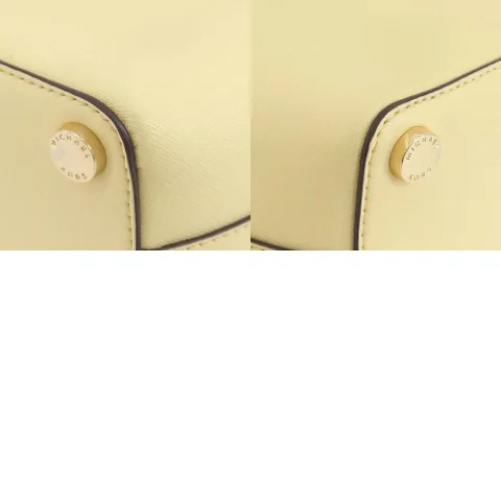 Michael Kors Pre-owned Plastic handbags Beige Dames