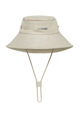 beige-hats-with-metal-buckles