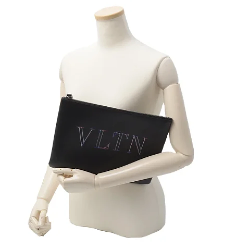 Valentino Vintage Pre-owned Fabric clutches Black Heren