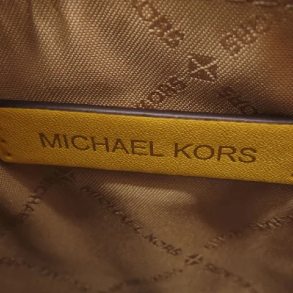 Michael Kors Pre-owned Fabric handbags Yellow Dames