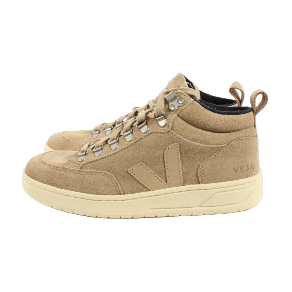 Veja Women's Beige Roraima Trainers