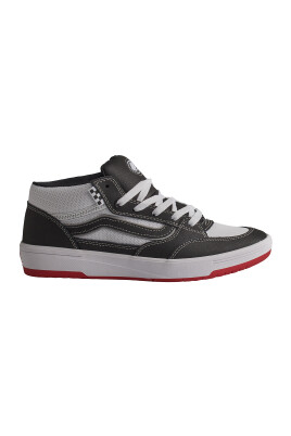 mid-top-performance-skate-shoes