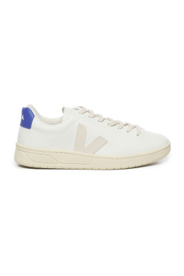 white-sneakers-with-logo-print