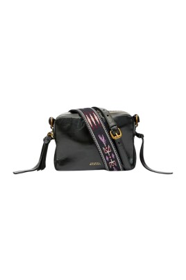 black-shoulder-bag-with-adjustable-straps