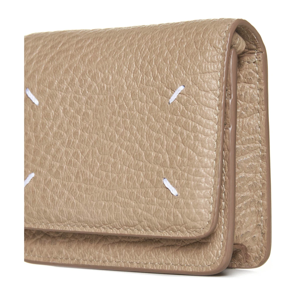 Maison Margiela Portemonnee van generfd leer met kettingriem Beige Dames