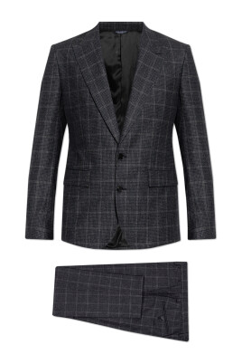 costume-avec-bordure-en-laine