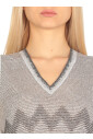 pull-sans-manches-en-lurex-argente-col-en-v