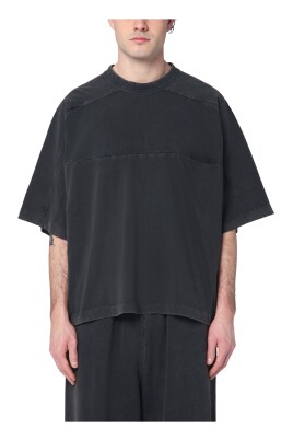short-sleeve-crew-neck-t-shirt