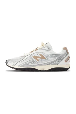 204L Low-Profile Sneaker