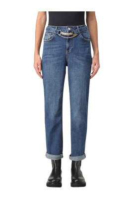 chain-belt-straight-leg-jeans