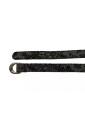 elegante-zwarte-leren-riem-met-gestructureerde-stof