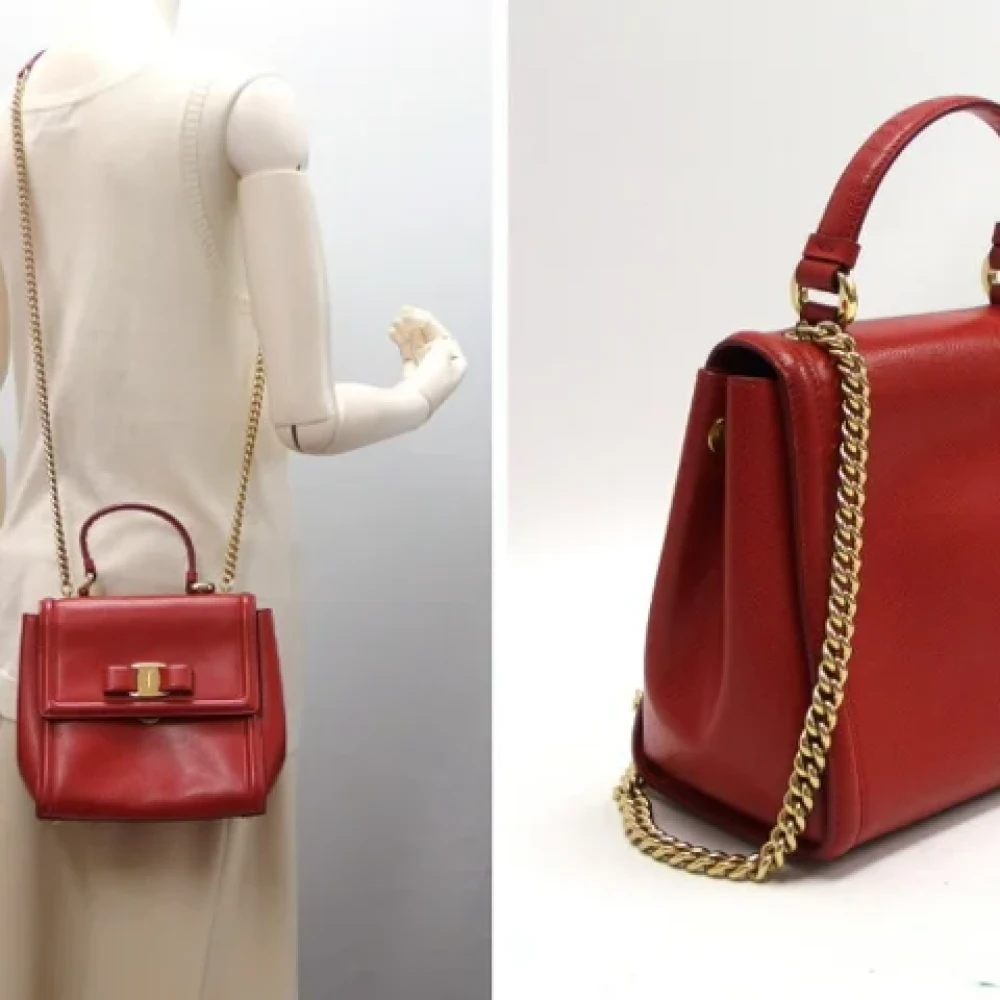 Salvatore Ferragamo Pre-owned Leather shoulder-bags Red Dames