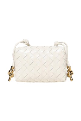 hvid-mini-skuldertaske-chic-stil