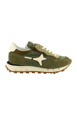 green-sneakers-model-4155