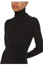 robe-noire-a-col-roule-pour-lautomne-hiver
