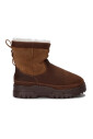waterproof-shearling-lined-round-toe-boots