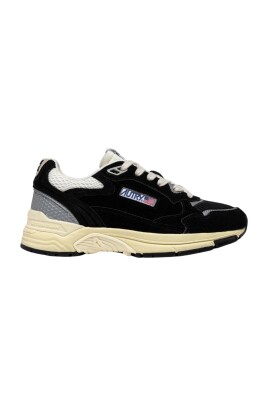 chaussures-plates-noires-pour-femmes
