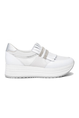 e409816d-sneakers