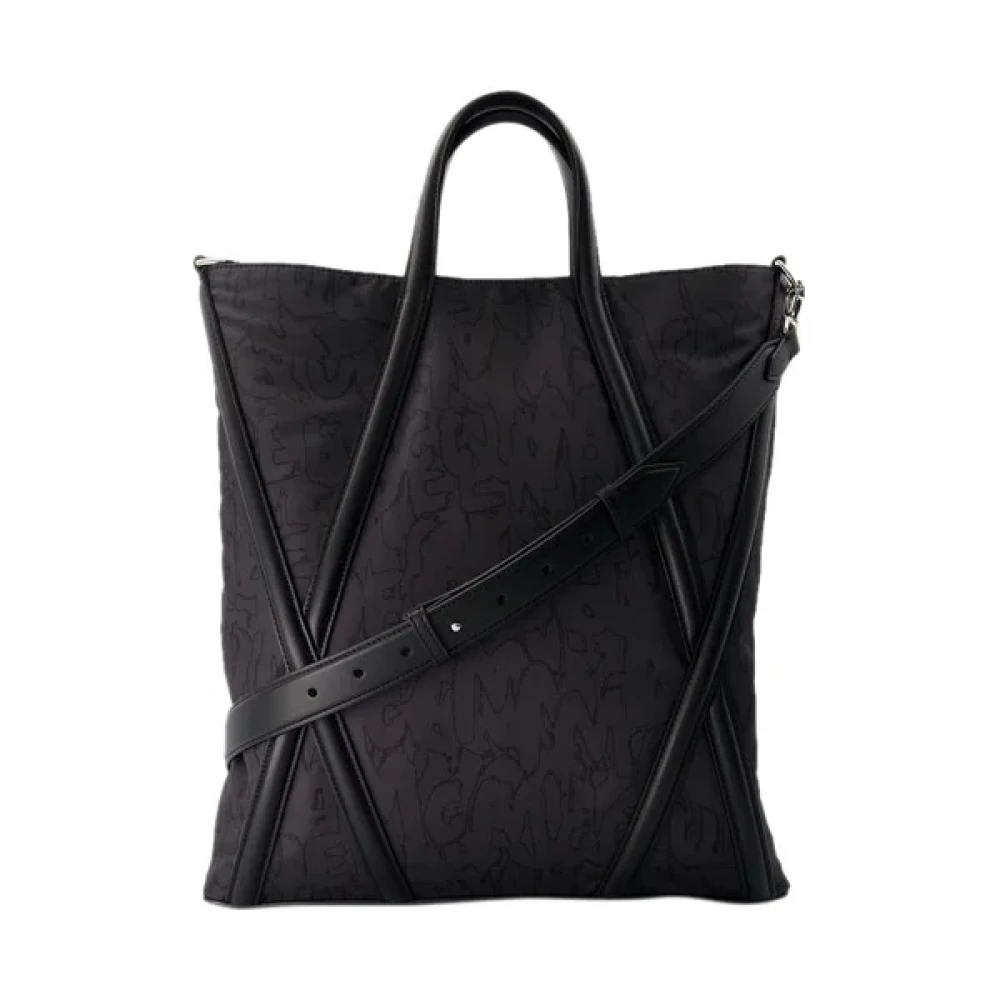 Alexander McQueen Pre-owned Nylon handbags Black Dames