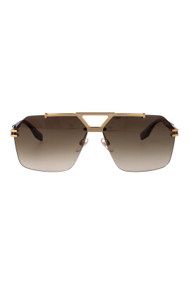 lunettes-de-soleil-elegantes-pour-une-journee-ensoleillee