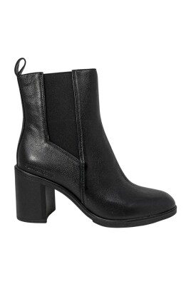 black-leather-slip-on-block-heel-boots