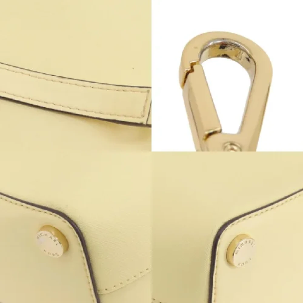 Michael Kors Pre-owned Plastic handbags Beige Dames