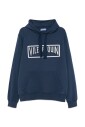 sweat-a-capuche-bleu-avec-patch-logo