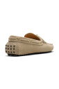 chaussure-en-daim-beige-avec