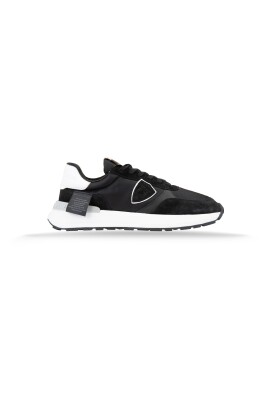 baskets-homme-a-lacets