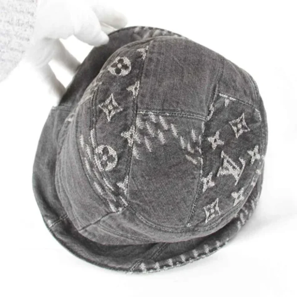Louis Vuitton Vintage Pre-owned Cotton hats Gray Dames