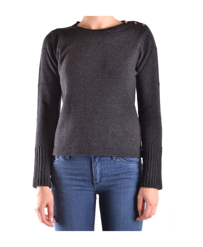 pulls-elegants-pour-hommes-et-femmes