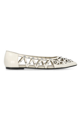 studded-ivory-laderskor