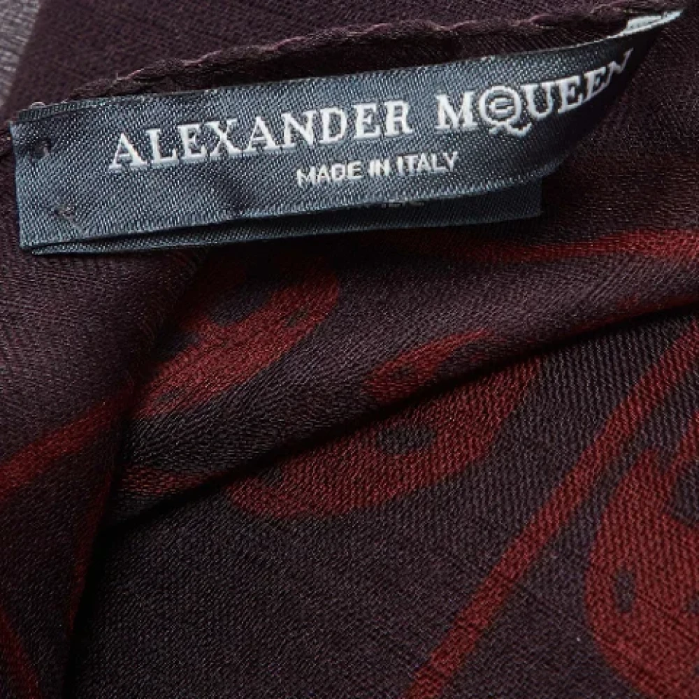 Alexander McQueen Pre-owned Silk scarves Purple Dames