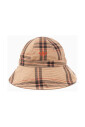 chapeau-beige-avec-style-unique