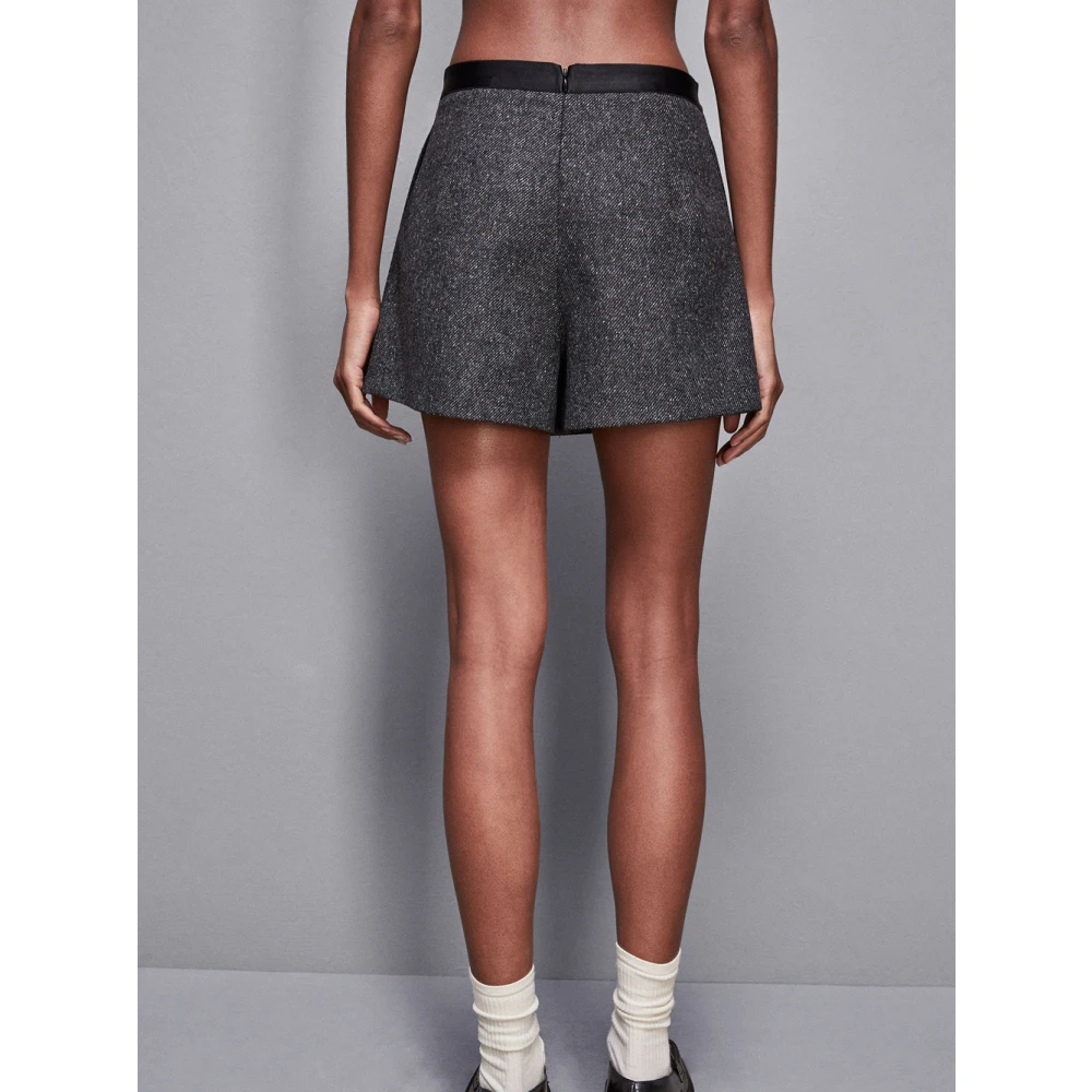 PATRIZIA PEPE Chique Grijze Mini Shorts met Logodetail Gray Dames
