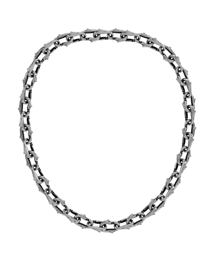 collier-chaine-avec-des-pointes-en-argent