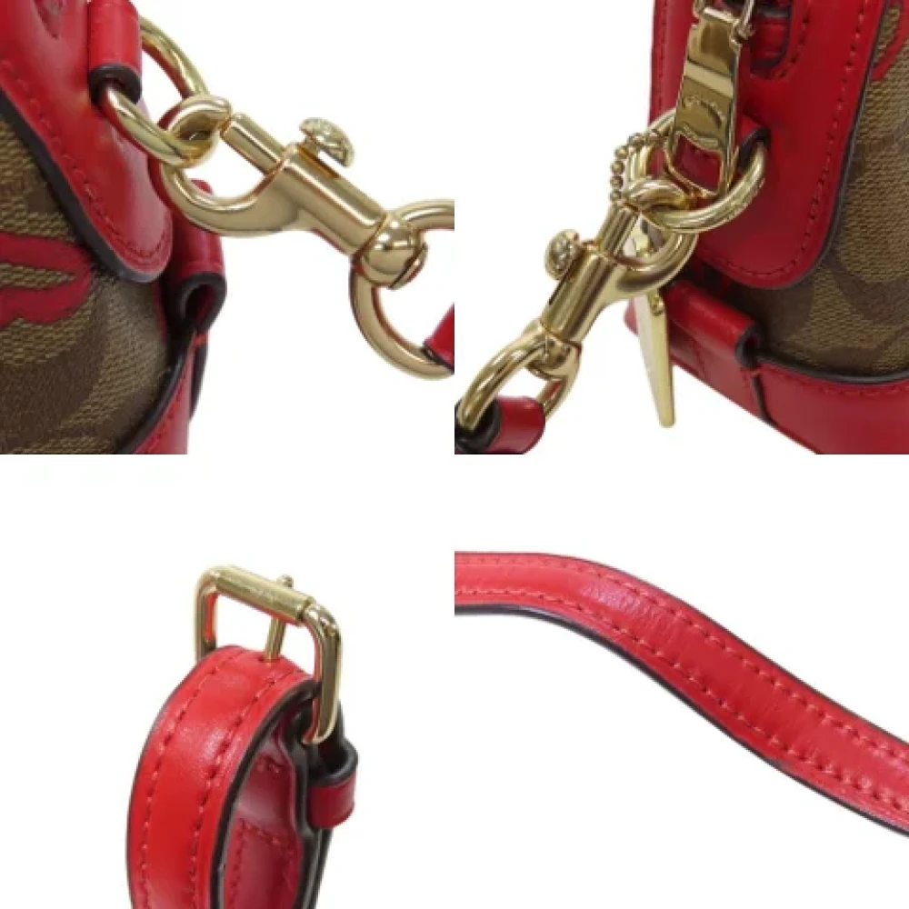 Coach Pre-owned Plastic shoulder-bags Red Dames