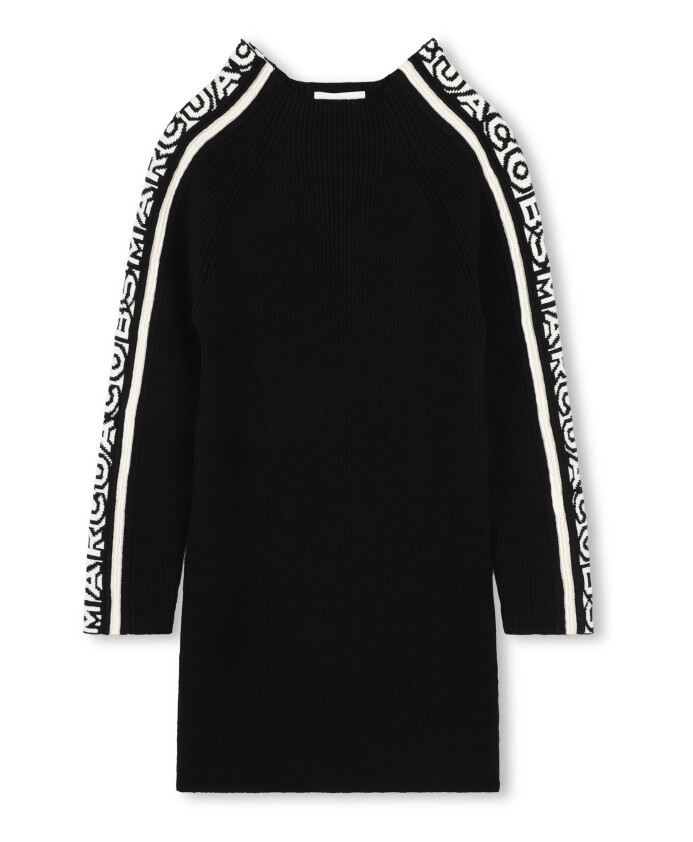 robe-logo-a-col-rond-et-bord-cotes