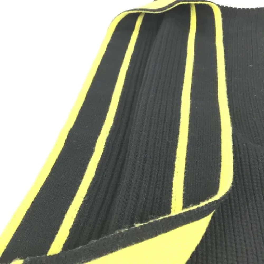 Louis Vuitton Vintage Pre-owned Wool scarves Black Dames