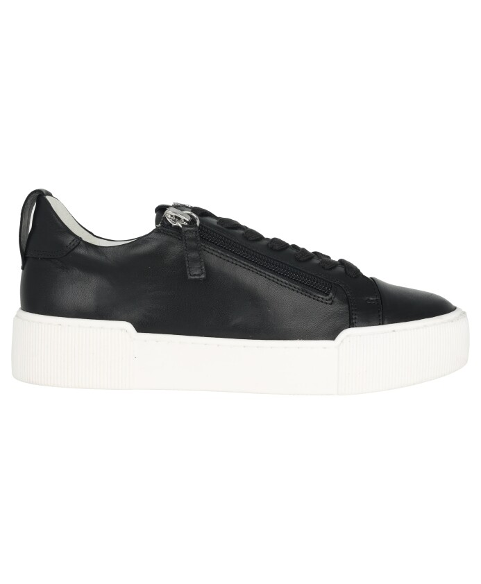 sneaker-femme-noire-style-confortable